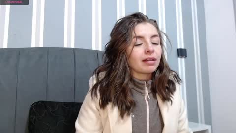 Snapshot of _isaabellaa chatting on 12.21.24 Isa online show from 12.21.24