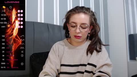 Snapshot of _isaabellaa chatting on 12.22.24 Isa online show from 12.22.24