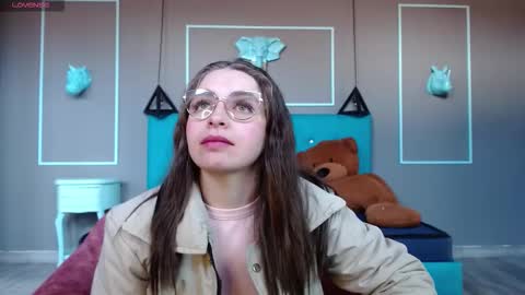 Snapshot of _isaabellaa chatting on 09.17.25 Isa online show from 09.17.25
