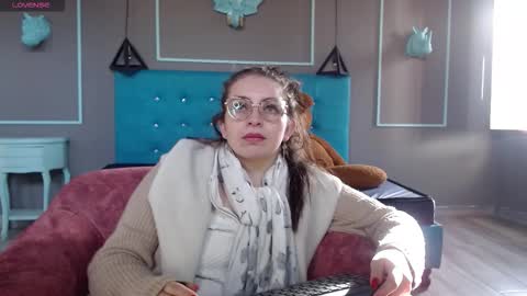 Snapshot of _isaabellaa chatting on 09.25.25 Isa online show from 09.25.25