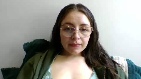 Snapshot of _isaabellaa chatting on 09.30.25 Isa online show from 09.30.25