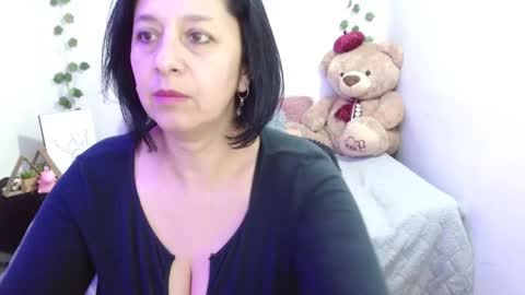 Snapshot of _isis74_ chatting on 09.21.25 Camila online show from 09.21.25