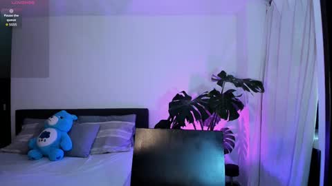 Snapshot of _jacobmiller__ chatting on 09.23.25 J A C O B online show from 09.23.25