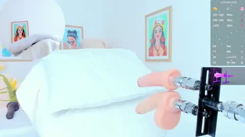 _jasminnee_ online show from 10.13.25