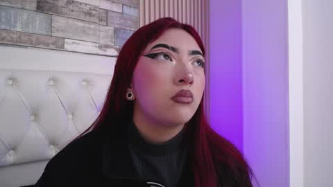 Mia online show from 01.04.25