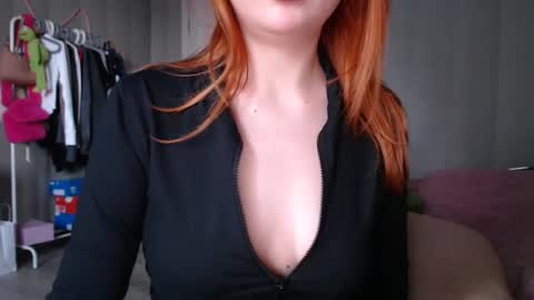 Snapshot of _katemiller_ chatting on 12.26.24 katemiller online show from 12.26.24