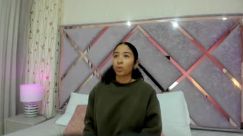 Lanna  online show from 12.31.24