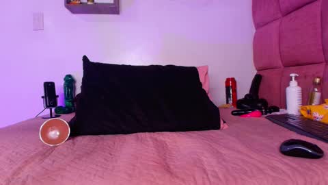 Lorrayne online show from 02.25.25