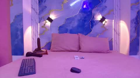 Lorrayne online show from 11.06.25