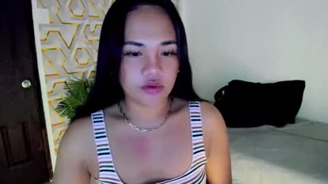 Snapshot of _lovelyyan69_ chatting on 10.06.25 _lovelyyan69_ online show from 10.06.25