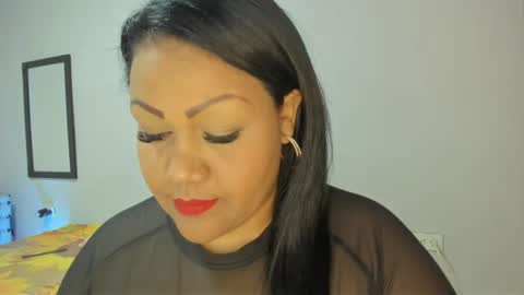 Snapshot of _luanawilding chatting on 10.10.25 _luanawilding online show from 10.10.25