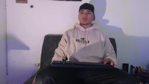 Snapshot of _luxury_23 chatting on 01.28.25 STIVEN online show from 01.28.25