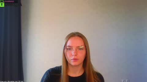 Snapshot of _lysafeta_ chatting on 09.12.25 Welcome guys  Pleasure to see you all here  My name is Lysafeta and MichaelaTip menu is active Private is open  online show from 09.12.25
