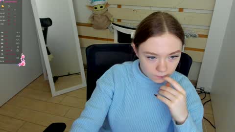 Snapshot of _margoqueen_ chatting on 01.11.25 Margo online show from 01.11.25