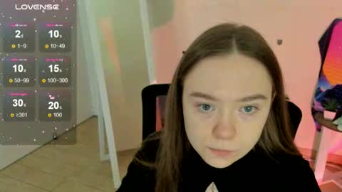 Snapshot of _margoqueen_ chatting on 10.06.25 Margo online show from 10.06.25
