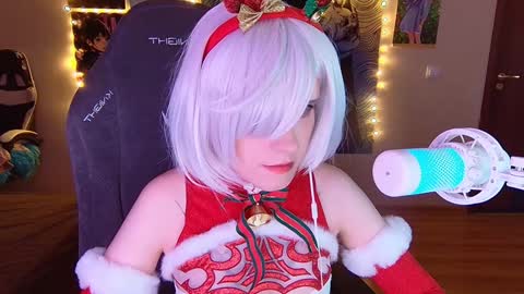Snapshot of _mariko_ chatting on 12.22.24 Mariko online show from 12.22.24