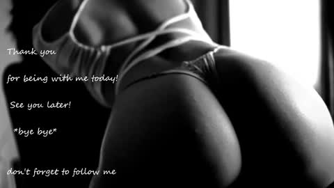 Snapshot of _maybelin_ chatting on 02.22.25 Lina online show from 02.22.25