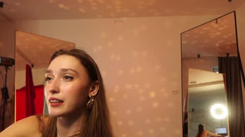 Snapshot of _meganmeow_ chatting on 12.06.24 Saturday - start 2030-2130 GMT online show from 12.06.24