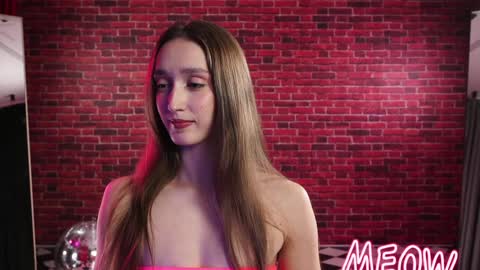 Snapshot of _meganmeow_ chatting on 10.11.25 Saturday - start 2030-2130 GMT online show from 10.11.25