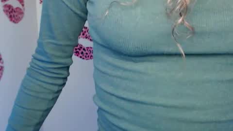 Snapshot of _megasta chatting on 11.04.25 Susie online show from 11.04.25