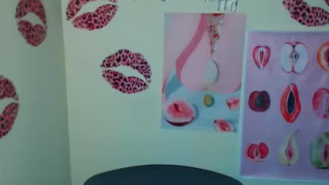 Snapshot of _megasta chatting on 11.17.25 Susie online show from 11.17.25