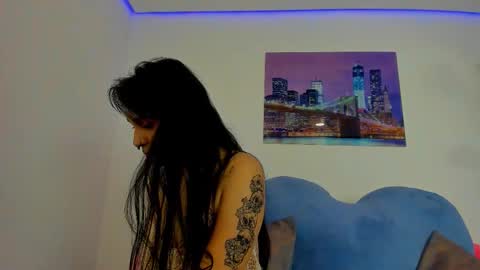 Snapshot of _miaa_rosse_ chatting on 10.23.25 miaa online show from 10.23.25