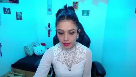 Snapshot of _miacavalli chatting on 10.15.25 _miacavalli online show from 10.15.25