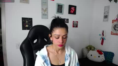 Snapshot of _miacavalli chatting on 10.18.25 _miacavalli online show from 10.18.25