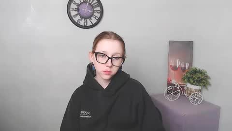 Snapshot of _miraterri_ chatting on 02.18.25 Mira online show from 02.18.25