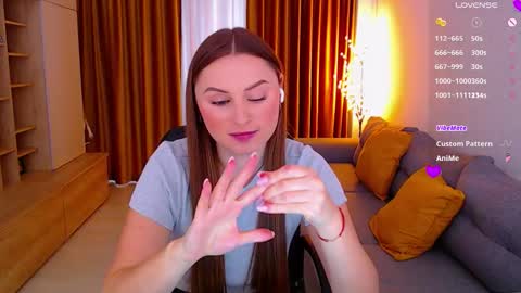 Mia online show from 11.24.25