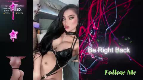 Snapshot of _morganmoore_ chatting on 09.29.25 MORGAN KEEP ON FOLLOWING online show from 09.29.25