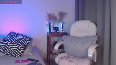 Naia Ross online show from 10.01.25