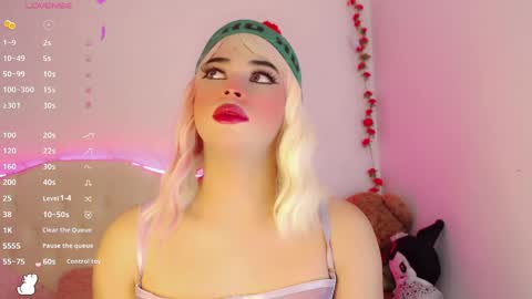 Snapshot of _natsuki chatting on 12.13.24 _natsuki online show from 12.13.24