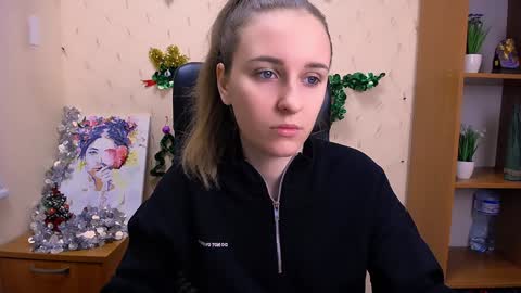 Snapshot of _nicole_new chatting on 12.22.24 Nica online show from 12.22.24