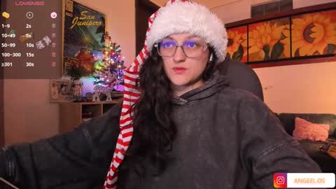 Snapshot of _peach__ chatting on 12.27.24 violeta ig online show from 12.27.24