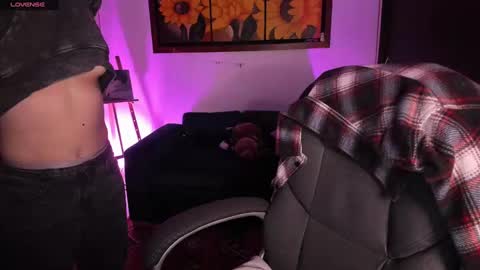 Snapshot of _peach__ chatting on 01.08.25 violeta ig online show from 01.08.25