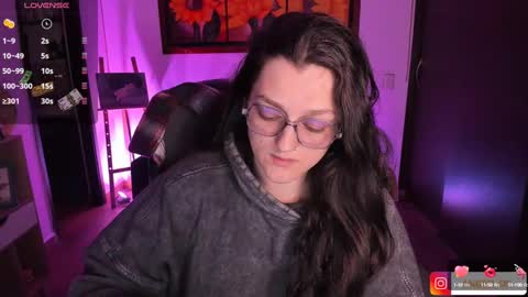 Snapshot of _peach__ chatting on 01.12.25 violeta ig online show from 01.12.25