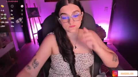 Snapshot of _peach__ chatting on 01.19.25 violeta ig online show from 01.19.25