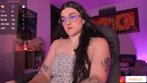 Snapshot of _peach__ chatting on 01.19.25 violeta ig online show from 01.19.25