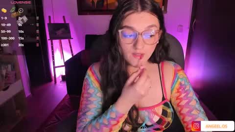 Snapshot of _peach__ chatting on 01.26.25 violeta ig online show from 01.26.25