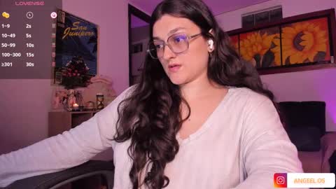 Snapshot of _peach__ chatting on 01.28.25 violeta ig online show from 01.28.25