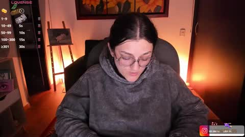 Snapshot of _peach__ chatting on 02.05.25 violeta ig online show from 02.05.25