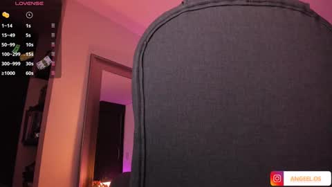 Snapshot of _peach__ chatting on 02.19.25 violeta ig online show from 02.19.25