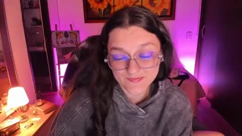 Snapshot of _peach__ chatting on 02.28.25 violeta ig online show from 02.28.25