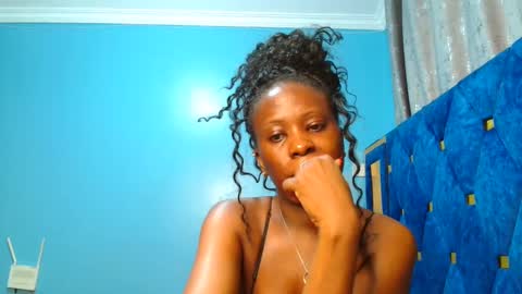 Snapshot of _peach_p chatting on 03.06.25 Peach online show from 03.06.25