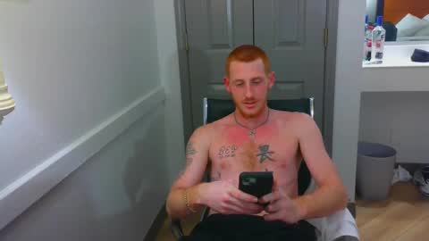 Snapshot of _redxxx chatting on 12.11.24 REDxxx online show from 12.11.24