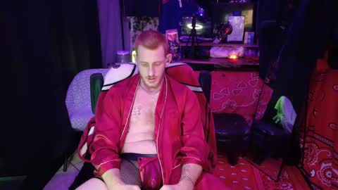 Snapshot of _redxxx chatting on 02.22.25 REDxxx online show from 02.22.25