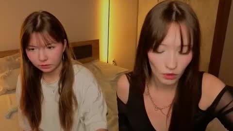 Snapshot of _reverse_gang_ chatting on 10.18.25 LISSAPVT IS OPEN online show from 10.18.25