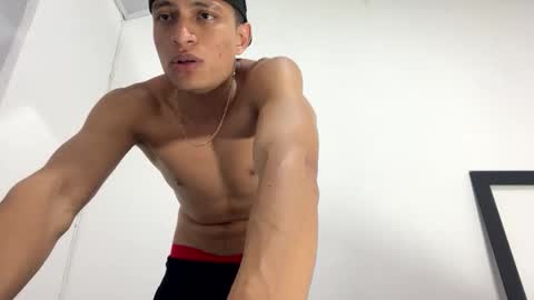 Juan Pablo-independent model online show from 11.04.25