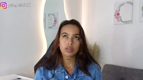 Snapshot of _sophiebrown__ chatting on 12.05.24 Andrea The Next Stream Wednesday online show from 12.05.24